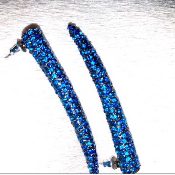 Saber Tooth Crystal Earrings - Fashion Show Find Beautiful Woman Collection - Picture 5 of 16